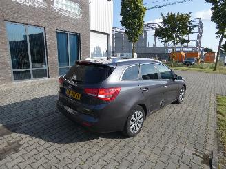 Kia Cee d Sportswagon 1.6 GDI DynamicLine picture 3
