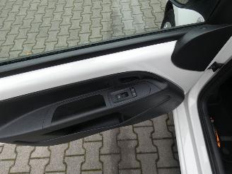 Volkswagen Up! 1.0 take up! BlueM. Schadevrij!! picture 12