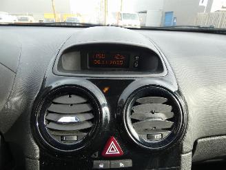 Opel Corsa 1.2-16V 111 Edition picture 16