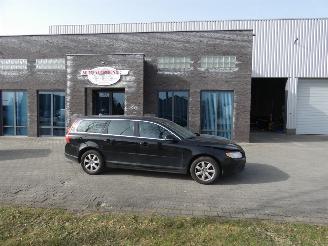 uszkodzony samochody osobowe Volvo V-70 1.6 T4 Lim. Edition 2011/7