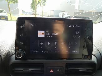 Opel Combo LIFE 1.2 T. L2H1 Edition picture 25