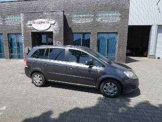 uszkodzony samochody osobowe Opel Zafira 1.6 Cosmo 7p 2010/10