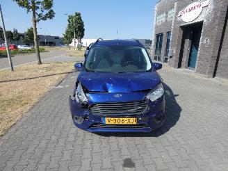 Ford Transit Courier Van 1.5 TDCI Limited Duratorq S&S picture 9