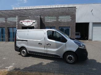 krockskadad bil bedrijf Opel Vivaro 1.6 CDTI L1H1 Ed Eco Sport Nieuwe APK!! 2018/3