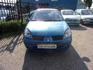 rozbiórka samochody osobowe Renault Clio 1.2 (D7F-710) [43kW] 2004/1