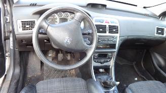 Peugeot 307 (3A/C/D) Hatchback 2.0 16V (EW10J4(RFN)) [100kW] picture 5