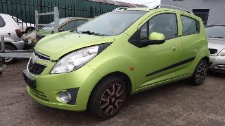 Salvage car Chevrolet Spark (M300) Hatchback 1.0 16V Bifuel (LMT) [48kW] 2011/1