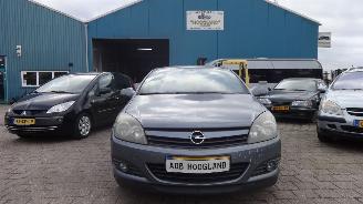 Salvage car Opel Astra H GTC (L08) Hatchback 3-drs 1.6 16V Twinport (Z16XEP(Euro 4)) [77kW] 2005/1