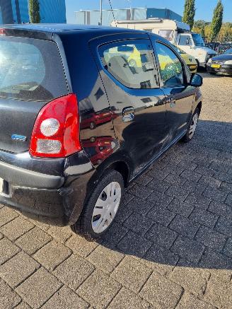 Nissan Pixo (D31S) Hatchback 1.0 12V (K10B(Euro 5)) [50kW] 5Bak picture 5