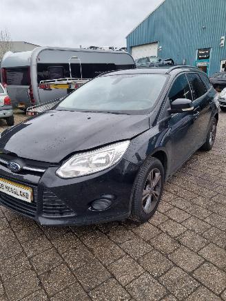 Ford Focus 3 Wagon Combi 1.0 Ti-VCT EcoBoost 12V 100 (M2DA(Euro 5)) [74kW][101PK] 5-BAK picture 2