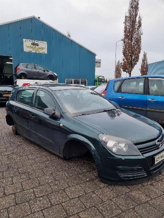 Opel Astra (L48) Hatchback 5-drs 1.6 16V Twinport (Z16XEP(Euro 4)) [77kW] 5-BAK picture 2