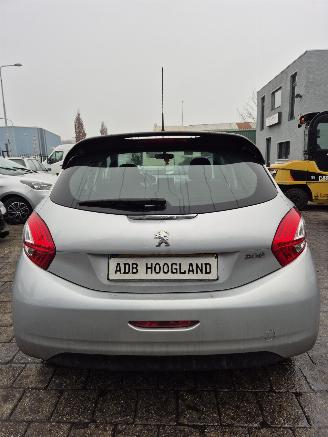 Peugeot 208 I (CA/CC/CK/CL) Hatchback 1.2 Vti 12V PureTech 82 (EB2F(HMZ)) [60kW][82PK] picture 6