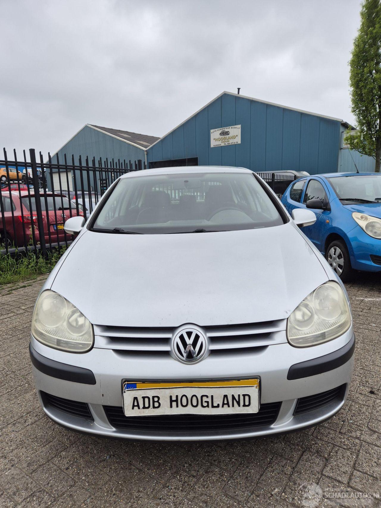 Volkswagen Golf (1K1) Hatchback 1.6 (BSE) [75kW]