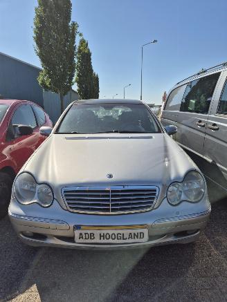Avarii autoturisme Mercedes C-klasse C (W203) Sedan 2.0 C-180 16V (M111.951) [95kW] 6-BAK 2001/1