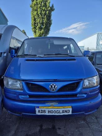 Auto da rottamare Volkswagen Transporter T4 Van 2.5 TDI (ACV) [75kW] 5-BAK 2002/1