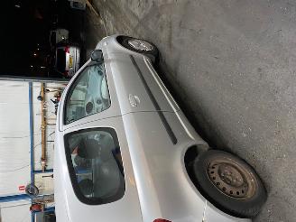 Toyota Yaris (P1) Hatchback 1.3 16V VVT-i (2NZFE) [63kW] 5-BAK picture 3