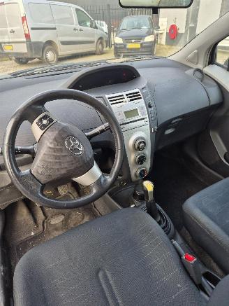 Toyota Yaris II (P9) Hatchback 1.3 16V VVT-i (2SZFE) [64kW] 5-BAK picture 8