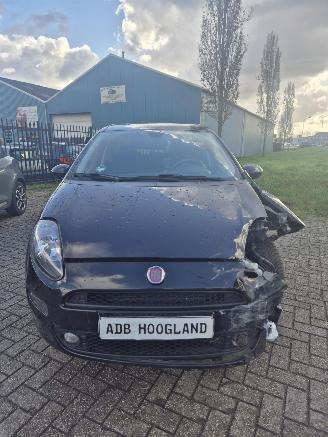 Vrakbiler auto Fiat Punto III (199) Hatchback 0.9 TwinAir Turbo 100 (199.B.7000(Euro 6)) [74kW] 6-BAK 2014/1