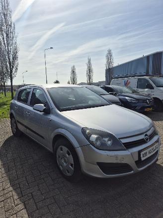 Opel Astra H (L48) Hatchback 5-drs 1.6 16V Twinport (Z16XEP(Euro 4)) [77kW] 5-BAK picture 6