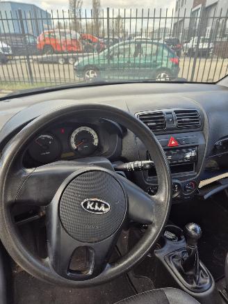 Kia Picanto (BA) Hatchback 1.0 12V (G4HE) [46kW] 5-BAK picture 9