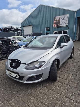 Seat Leon (1P1) Hatchback 5-drs 1.6 TDI 16V 105 (CAYC) [77kW] 5-BAK picture 2