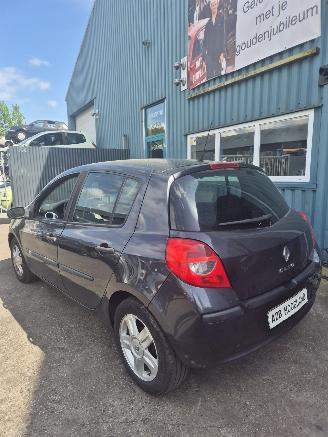 Renault Clio III (BR/CR) Hatchback 1.4 16V (K4J-780) [72kW] 5-BAK picture 3