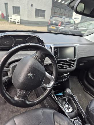 Peugeot 2008 (CU) MPV 1.2 12V e-THP PureTech 110 (EB2DT(HNZ)) [81kW] picture 10