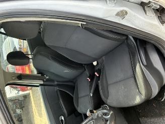 Renault Clio III Estate/Grandtour (KR) Combi 1.5 dCi FAP (K9K-770(K9K-67)) [65kW] 5-BAK picture 7