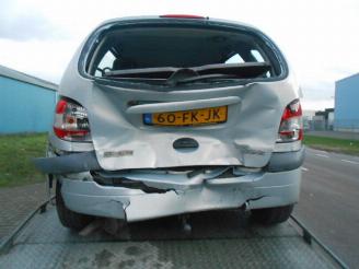 Renault Scenic 1.6 16v picture 3