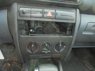 Seat Leon (1M1) Hatchback 1.8 20V (APG) [92kW] picture 7