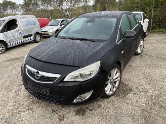 krockskadad bil auto Opel Astra J (PC6/PD6/PE6/PF6) Hatchback 5-drs 1.4 Turbo 16V (Euro 5) 2010/1