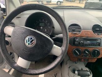 Volkswagen New-beetle New Beetle (1Y7) Cabrio 2.0 (AZJ) [85kW] picture 12