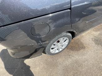 Mazda 5 5 (CR19) MPV 1.8i 16V (L823) [85kW] picture 3