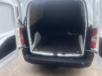 Toyota Proace ProAce City Van 1.5 D-4D 75 (DV5RE) [55kW] picture 4