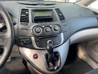 Mitsubishi Grandis Grandis (NA) MPV 2.4 16V MIVEC (4G69) [121kW] picture 9