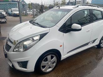 Unfallwagen Chevrolet Spark Spark (M300) Hatchback 1.2 16V (B12D1(Euro 5)) 2010/9