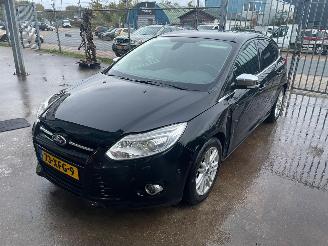 Vaurioauto  passenger cars Ford Focus Focus 3 Hatchback 1.0 Ti-VCT EcoBoost 12V 100 (M2DA(Euro 5) 2012/5