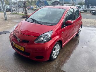 škoda osobní automobily Toyota Aygo Aygo (B10) Hatchback 1.0 12V VVT-i (1KR-FE) [50kW] 2010/9