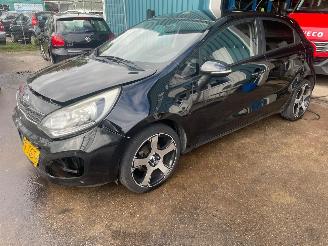 Voiture accidenté Kia Rio Rio III (UB) Hatchback 1.2 CVVT 16V (G4LA5) [63kW] 2012/1