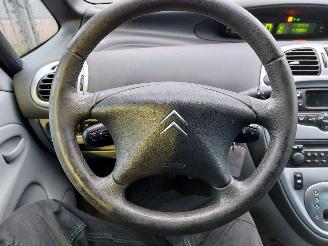 Citroën Xsara Xsara Picasso (CH) MPV 2.0 16V (EW10J4(RFN)) [100kW] picture 9