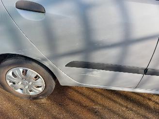 Hyundai I-10 i10 (F5) Hatchback 1.1i 12V (G4HG) [49kW] picture 13