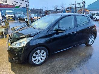 Avarii autoturisme Peugeot 208 208 I (CA/CC/CK/CL) Hatchback 1.2 Vti 12V PureTech 82 2014/8