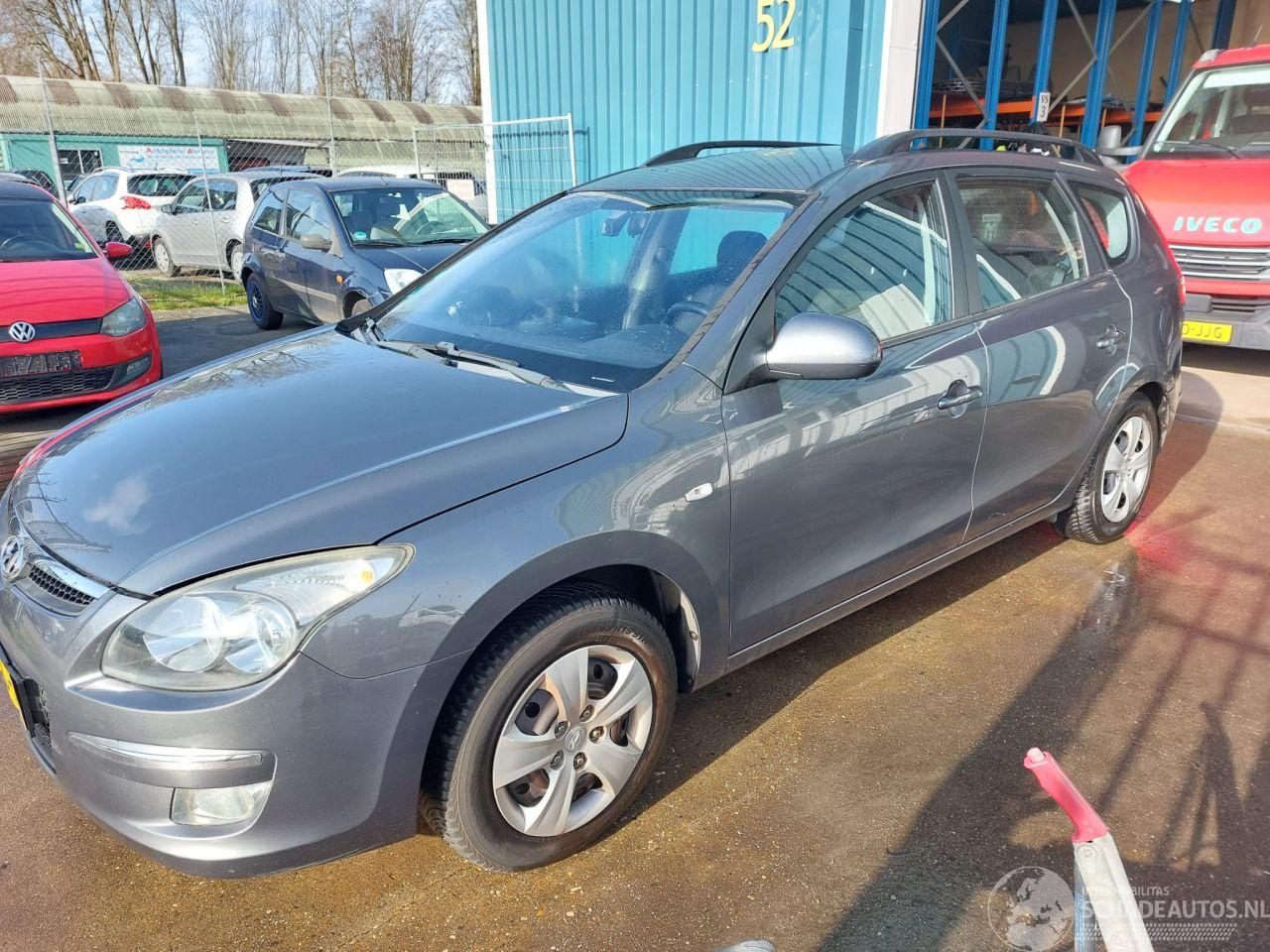 Hyundai I-30 i30 Crosswagon (WWH) Combi 1.6 CVVT 16V