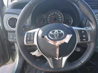 Toyota Yaris Yaris III (P13) Hatchback 1.33 16V picture 13
