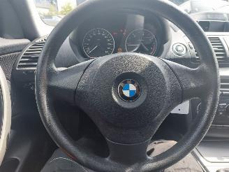 BMW 1-serie 1 serie (E81) Hatchback 3-drs 118d 16V picture 9