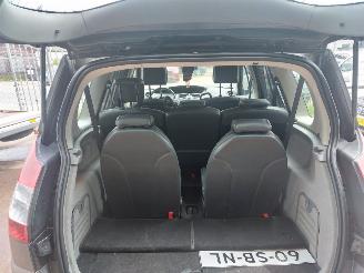 Renault Grand-scenic Grand Scénic II (JM) MPV 2.0 16V picture 13