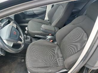 Seat Ibiza Ibiza IV (6J5) Hatchback 5-drs 1.9 TDI 105 picture 8