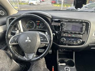 Mitsubishi Outlander 2.0 PHEV 89KW Autom. Clima Navi Schuifdak Instyle+ NAP picture 17