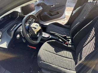 Peugeot 208 1.2 Hybrid 74KW Autom. E-DCS6 Active Clima Navi Led NAP picture 11