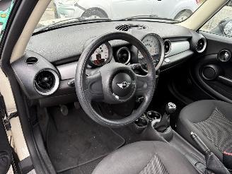 Mini One 1.6 72KW Airco Holland Street picture 6